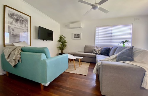 Coolangatta House | Barefoot & Beachy! Pet friendly 4 bedroom beach house sleeps up to 11