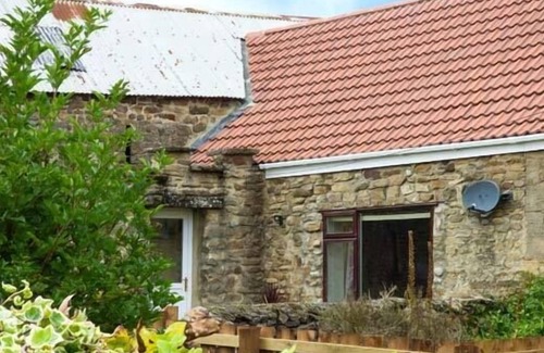 Darlington Cottage | BARFORTH HALL COTTAGE, pet friendly, with hot tub in Gainford