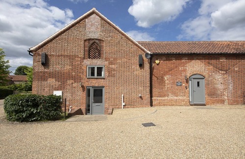 Little Snoring House | Barn Conversion With Luxury Comfort And Beautiful Peaceful Location
