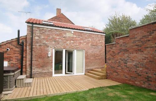 Skegness House | Barn Cottage - E5560
