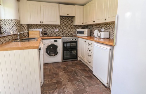 Chysauster Cottage | BARN COTTAGE, pet friendly, with pool in Penzance