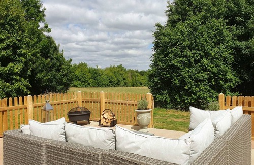 Howlett End Cottage | Barn in Balsham near Cambridge Countryside