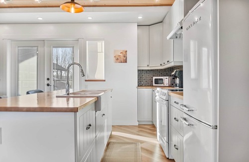 Pitt Meadows Other | Barndominium Scenic 5 Acre Farm on the Pitt River