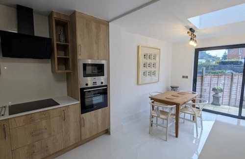 Barnes Apartment | Barnes House