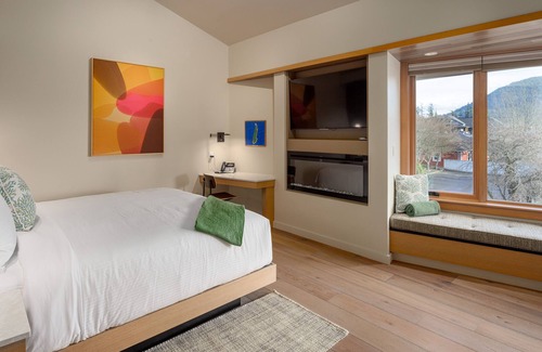 Eastsound Hotel | Barnes - Relaxing Window Seat for Morning Coffee