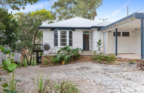 Terrigal House | Barnhill Beach House - by Coast Hosting