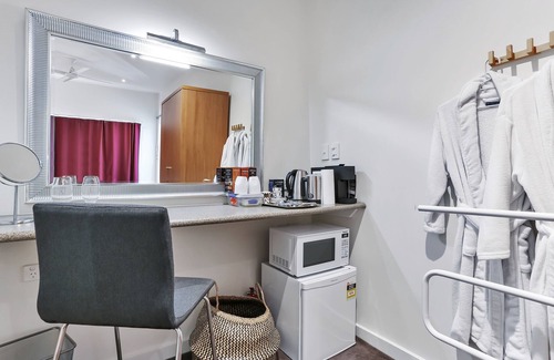 Angaston Bed & Breakfast | Barossa White House