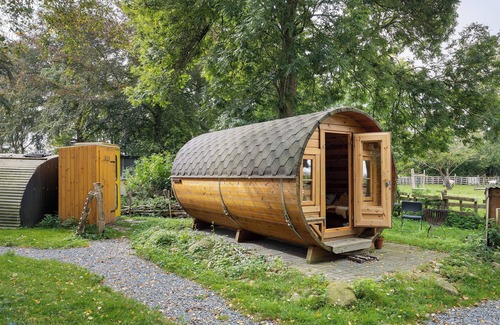 Barlt RV Rental | barrel 'Das Fass' with Shared Terrace and Shared Garden