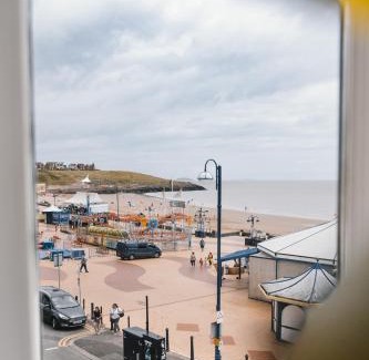 Barry Apartment | Barry Island Beachfront Apartment - Stunning Bay Views and Private Parking