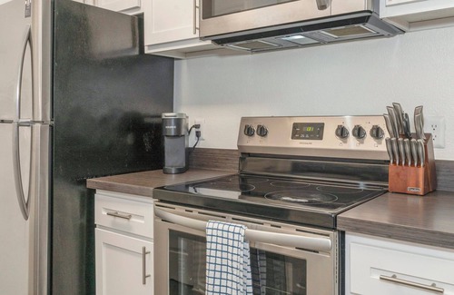 Sunbeam Apartment | Barsala l Stylish 1BD with resort-style amenities