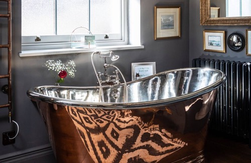 Nantwich Apartment | Barth Room Suite & luxurious bathroom. Super king size bed along with a fabulous bathroom providing
