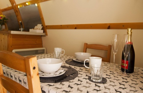 Wigton Apartment | Barwise Pod, Bowness-on-Solway close to Hadrian's Wall with hot tub