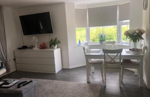 Vange House | Basildon, private room in a flat