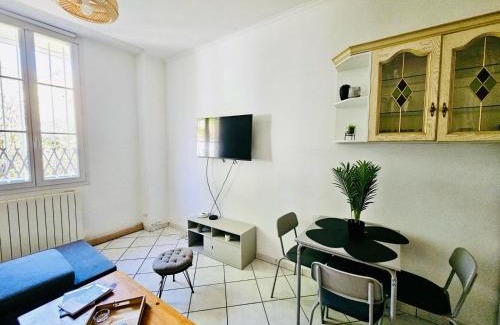 Saint-Denis Apartment | Basilique Métro 13