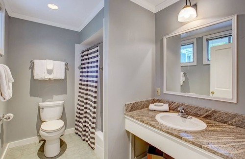 Vergennes Hotel | Basin Harbor