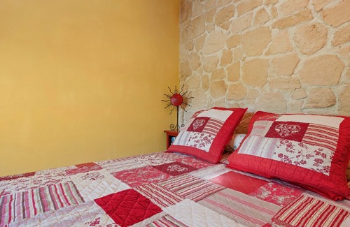 La Roquebrussanne Bed & Breakfast | Bastide Lou Pèbre d'Aï - Soleil des Collines