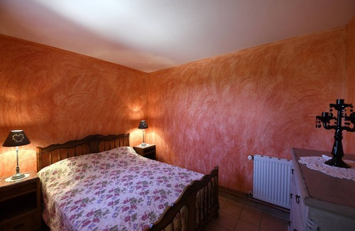 Robion Other | Bastide near (Gordes) Isles sur sorgues- Fontaine de Vau 4 to 10 people.