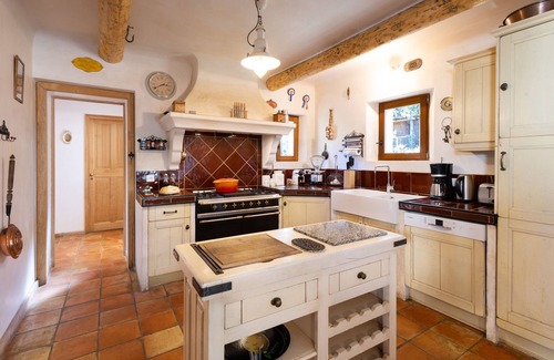 Apt Villa | Bastide with heated swimming pool in the Luberon Provençal