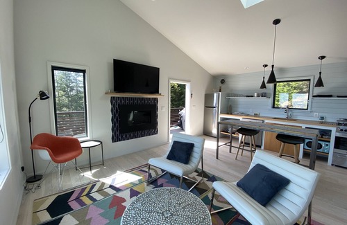 Little River House | BAUHAUS-Ocean View Mid century Modern Gem on 10 private acres