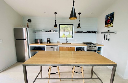 Little River House | BAUHAUS-Ocean View Mid century Modern Gem on 10 private acres