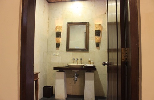 Sanur Villa | Bawa's One Bedrooms Villa Beach Front Sanur