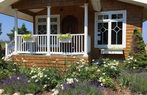 Carp Lake Cottage | Bay Breeze Cottage on Lake Michigan