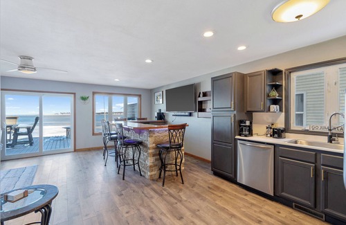 Brewerton House | Bay-breeze Inn on Oneida Lake!