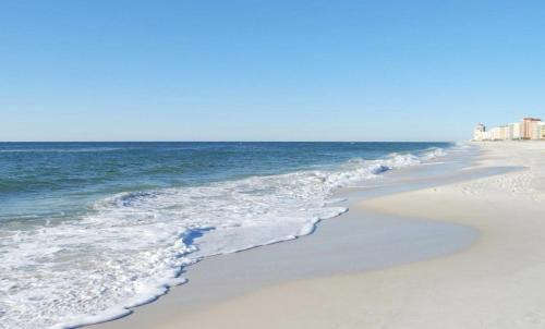 Orange Beach House | Bay Breeze Retreat
