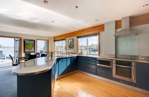 Opua Apartment | Bay of Islands On The Water Apartment-The landing