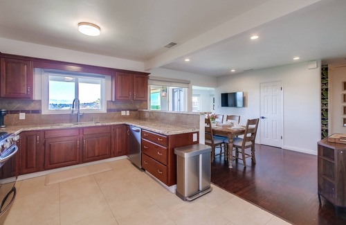 Bay Park House | Bay Park Breeze - Minutes to Sea World, The Beach & Downtown