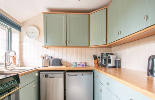 Burton Bradstock Cottage | Bay Tree Cottage - Three Bedroom Cottage, Sleeps 5