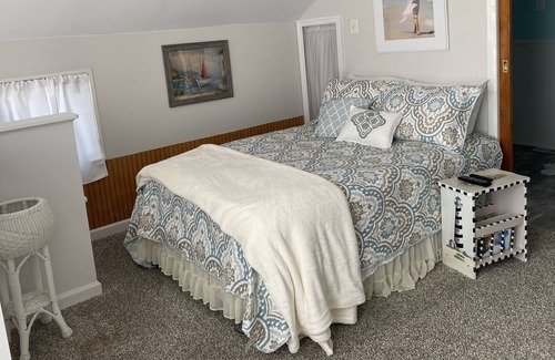 Fortescue Cottage | Bay View Cottage with views of the Delaware Bay.