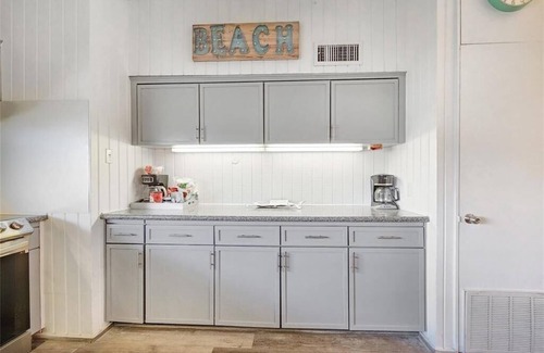 Galveston House | Bay VIEW RETREAT - SLEEPS 12 with BOAT HOUSE!