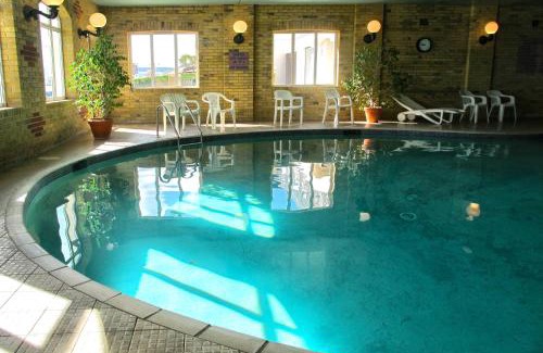 Sandown Hotel | Bay View - Seafront, Sandown - RETURN CAR FERRY FROM 92 POUNDS