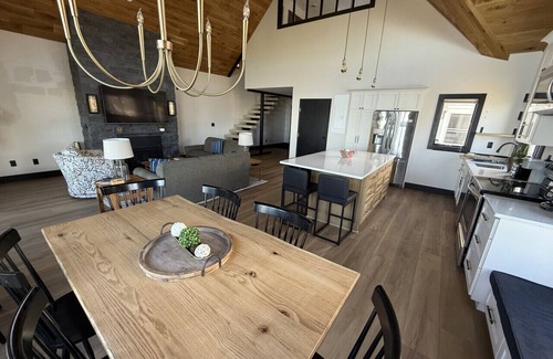 Northern Wisconsin Apartment | Bayfield on the Lake - 4 Bedroom Waterfront Condo