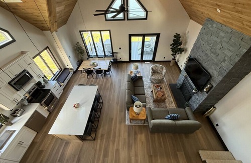 Northern Wisconsin Apartment | Bayfield on the Lake - 4 Bedroom Waterfront Condo