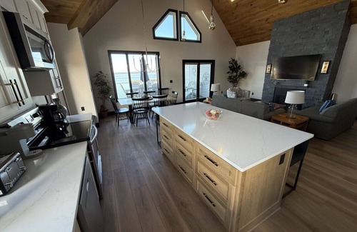 Northern Wisconsin Apartment | Bayfield on the Lake - 4 Bedroom Waterfront Condo