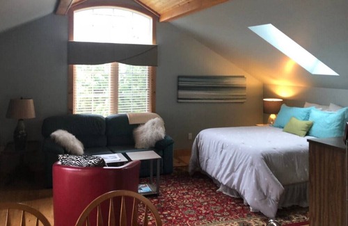 Bayfield Apartment | Bayfield Village Coach