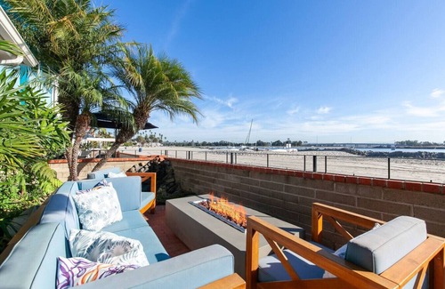 South Mission Beach Apartment | Bayfront 1-BR with Stunning View Steps to the Sand