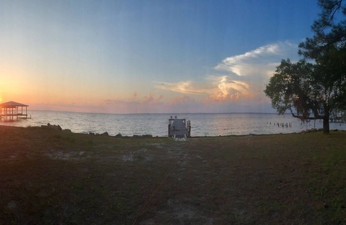 Gasque Cottage | Bayfront Cottage. Private pier! Sunsets! Sunrises! 4 acres of peace and quiet!