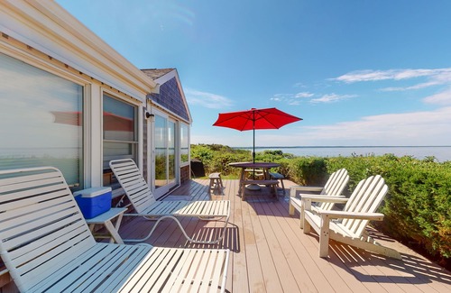 Eastham Cottage | Bayfront cottage w/bluffside deck & outdoor shower - steps to private beach
