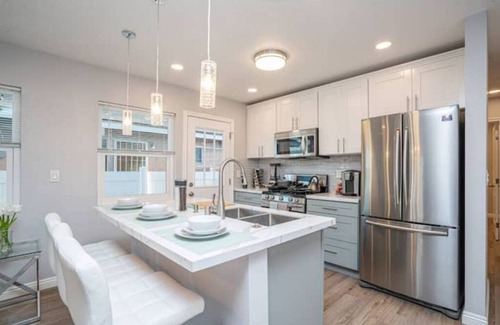 Lincoln Acres House | Bayfront Newly Remodeled Home #An