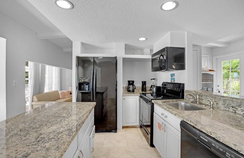 Key Largo Hotel | Bayhouse Home with Beach & Open Water Views! Amazing Sunsets!