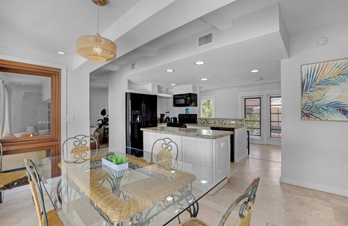 Key Largo Hotel | Bayhouse Home with Beach & Open Water Views! Amazing Sunsets!