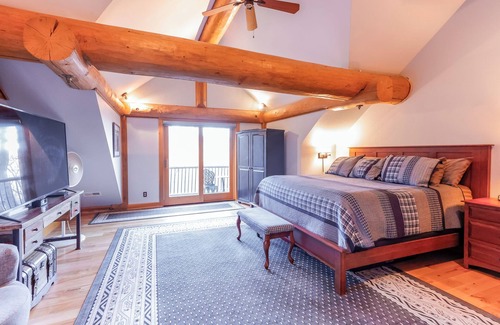 Lake Lure Cabin | BayKnot Lodge - Dog Friendly, Rumbling Bald Resort, Mountain Privacy, 4 bedrooms
