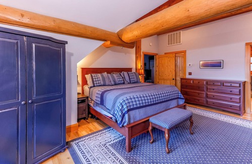 Lake Lure Cabin | BayKnot Lodge - Dog Friendly, Rumbling Bald Resort, Mountain Privacy, 4 bedrooms