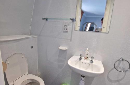 Weymouth House | Bayliss Hall Guesthouse