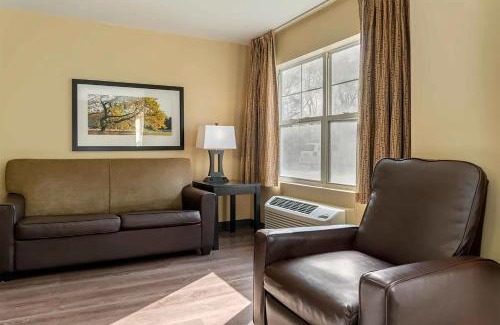 Auburn Hills Hotel | Baymont by Wyndham Auburn Hills South