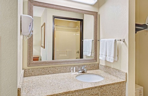 Acton Hotel | Baymont by Wyndham Indianapolis