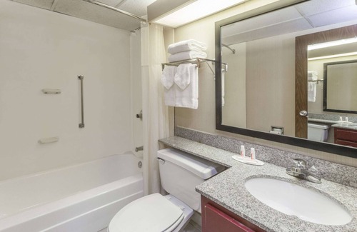 Michigan City Hotel | Baymont by Wyndham Michigan City